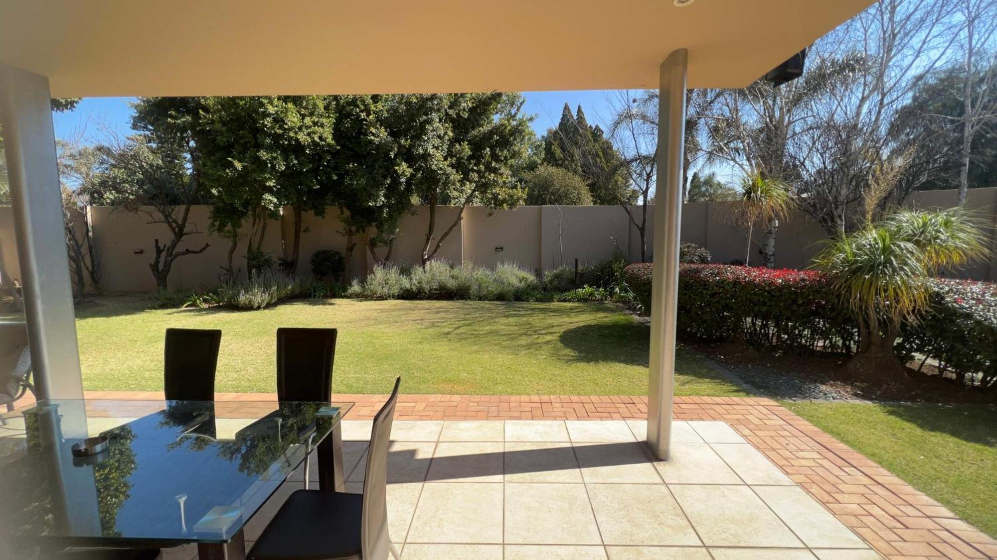 Homestay Sizanazo - In The Heart Of Northcliff Hill Johannesburg