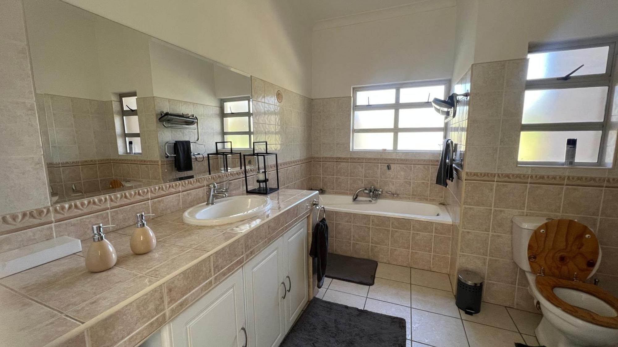 Sizanazo - Double Ở trọ Johannesburg