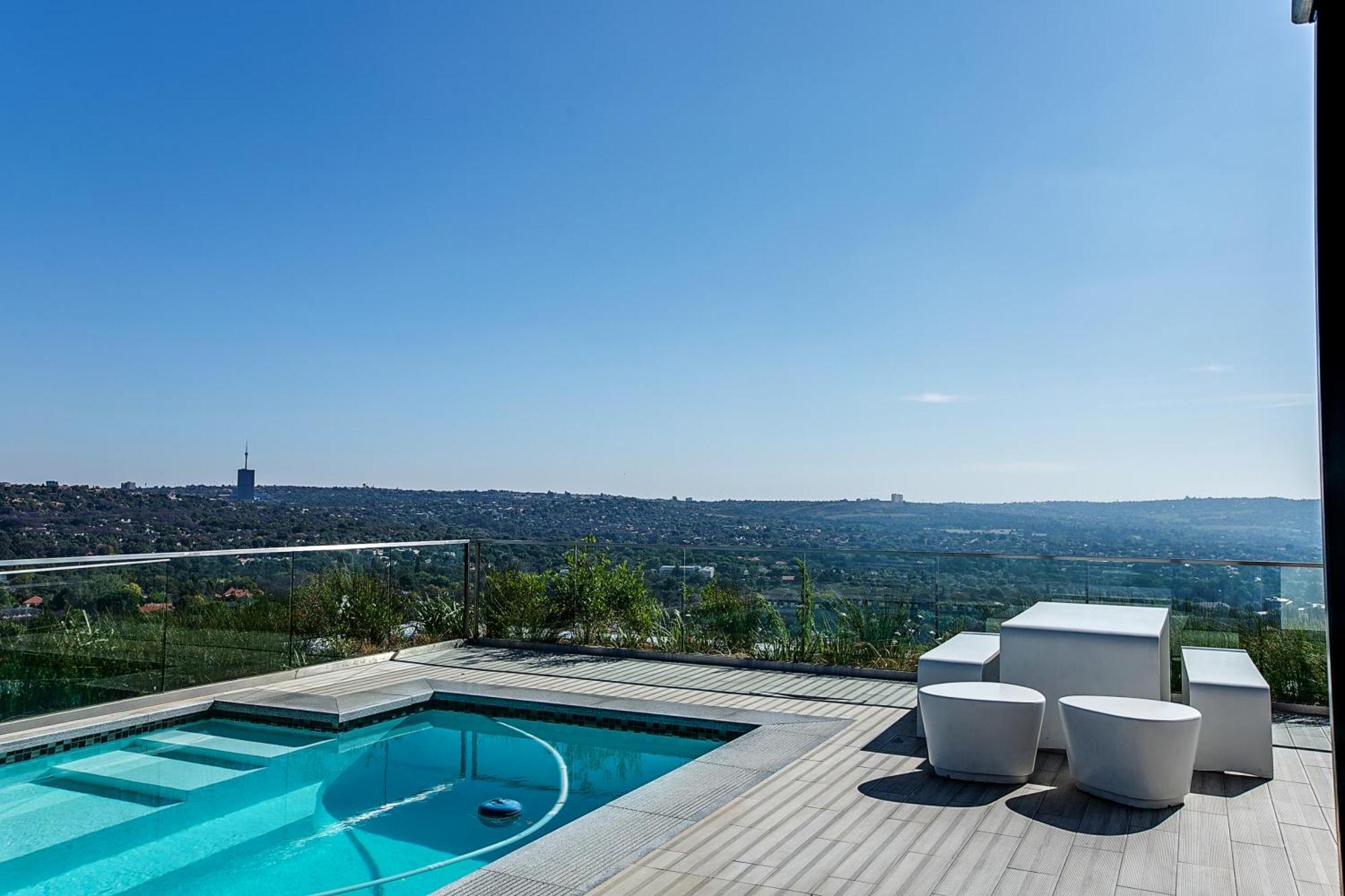 Apartment Park Rosebank 2 Bedroom Johannesburg