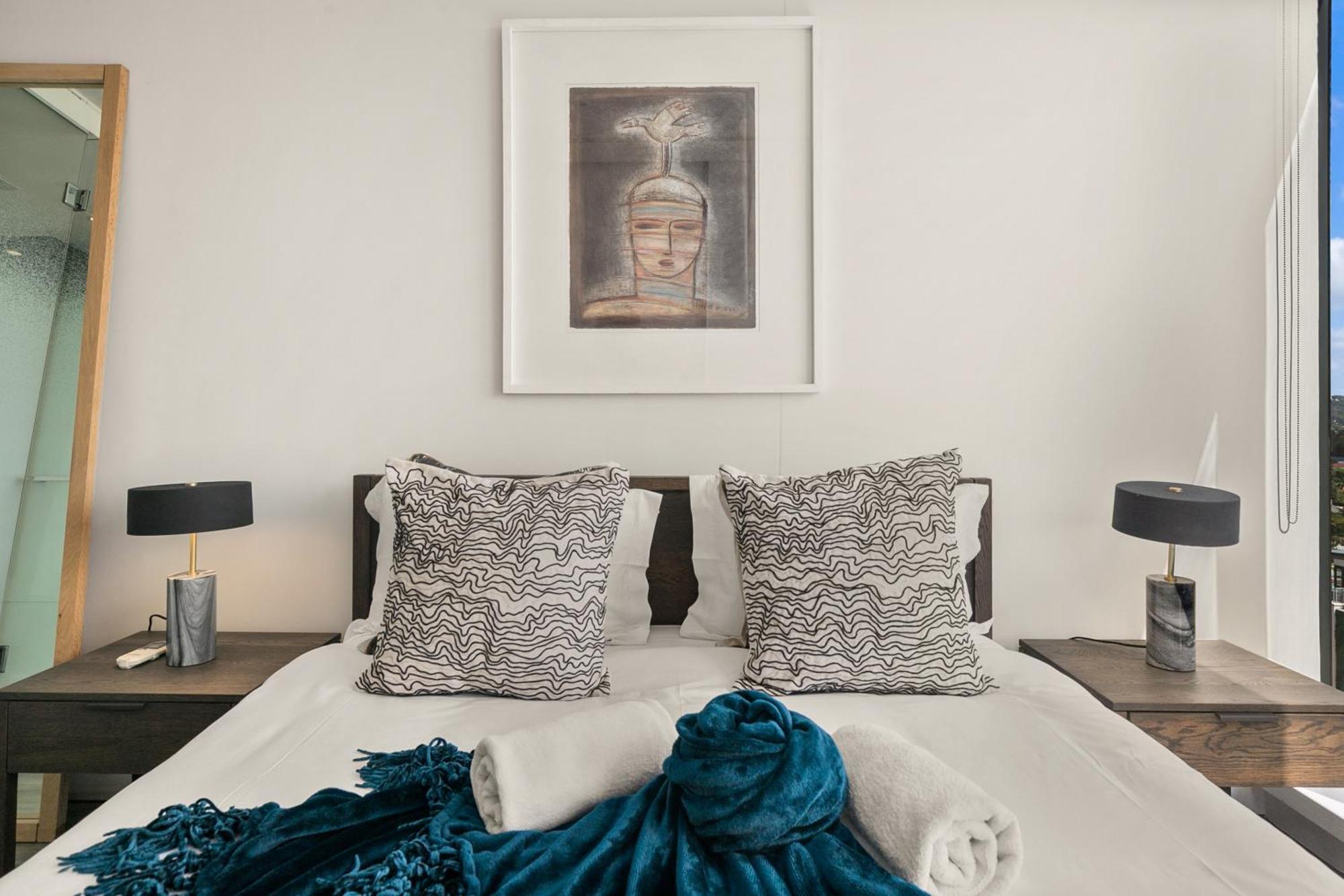 Park Rosebank 2 Bedroom Apartment *