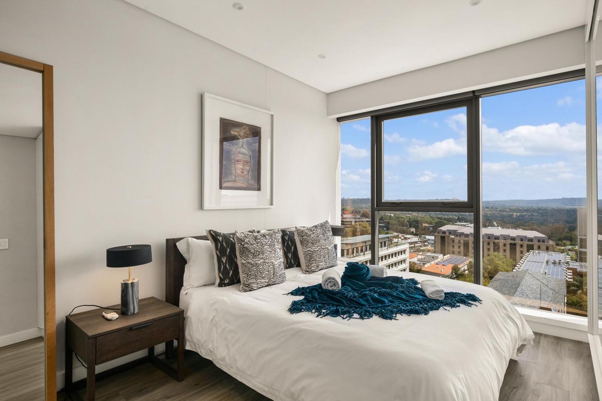 Park Rosebank 2 Bedroom Apartment *