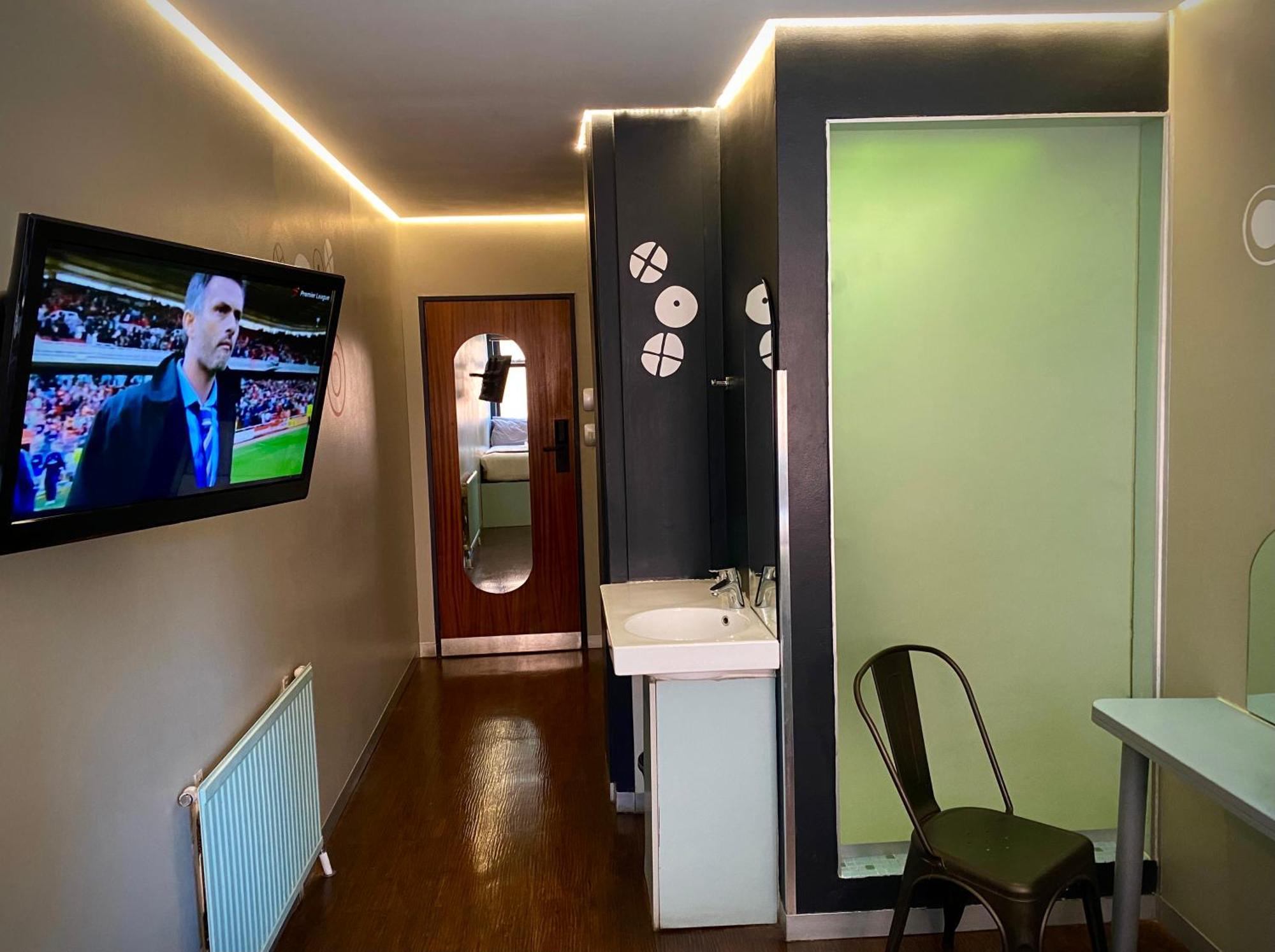 Bannister Hotel 3*