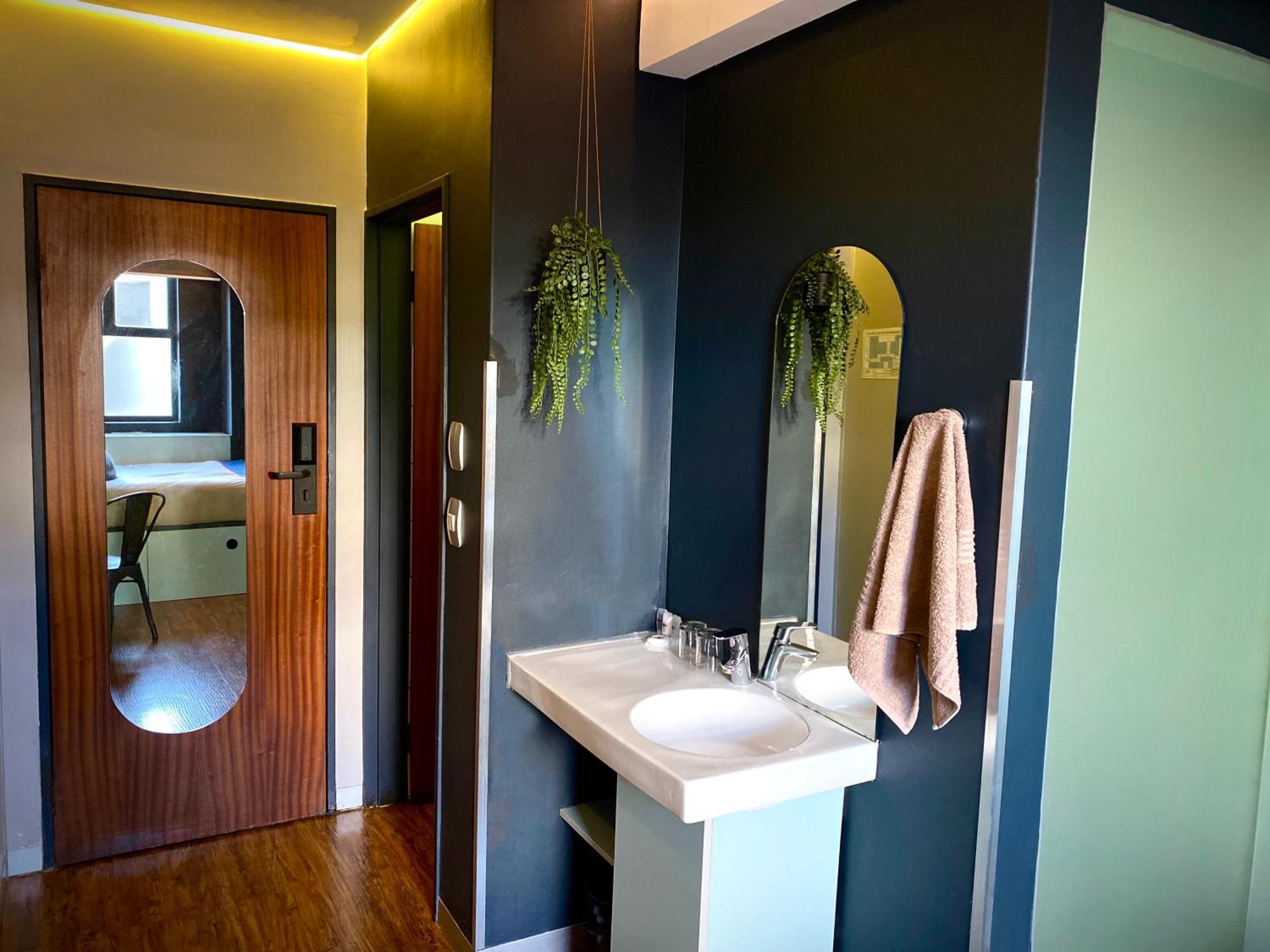 Bannister Hotel