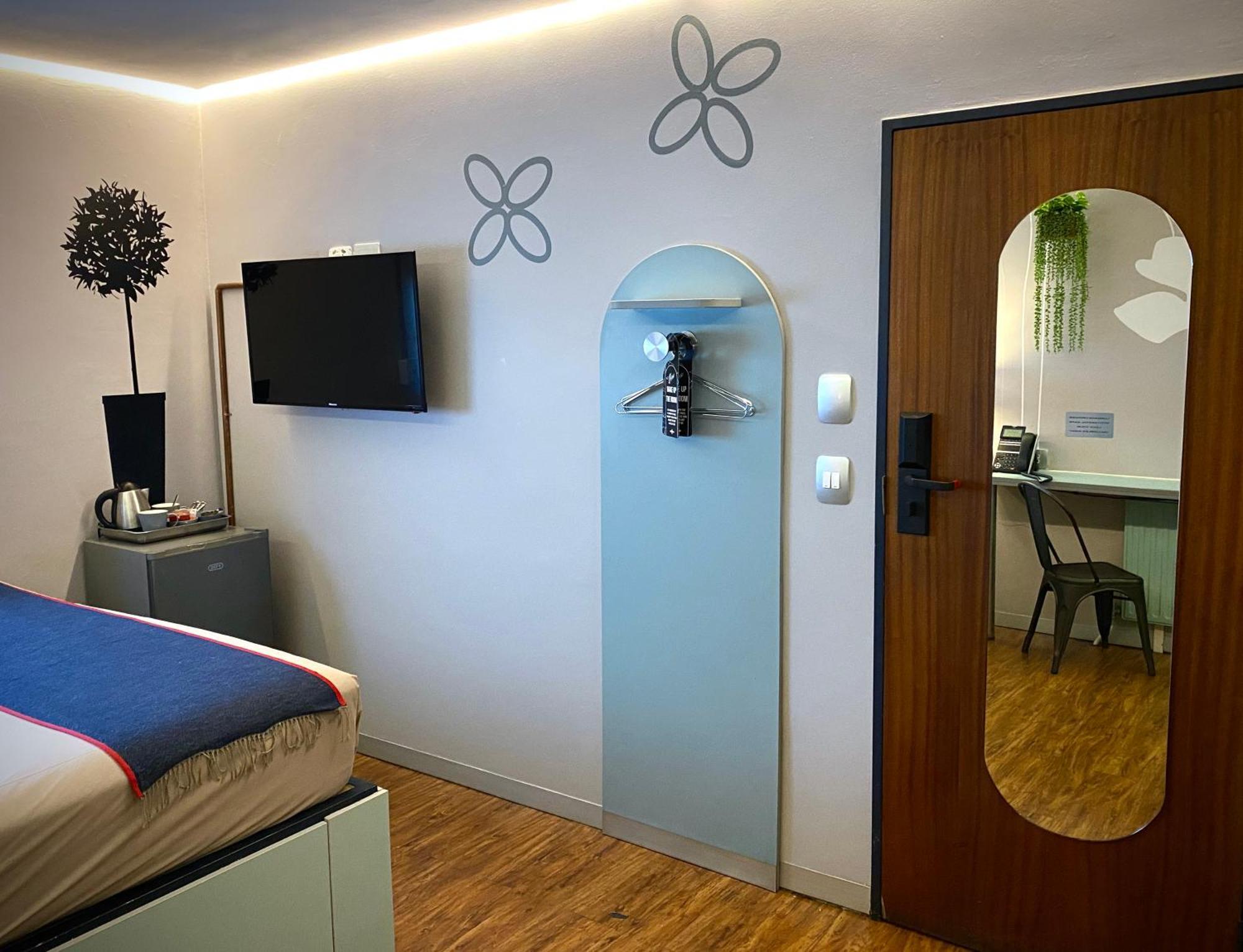 Bannister Hotel