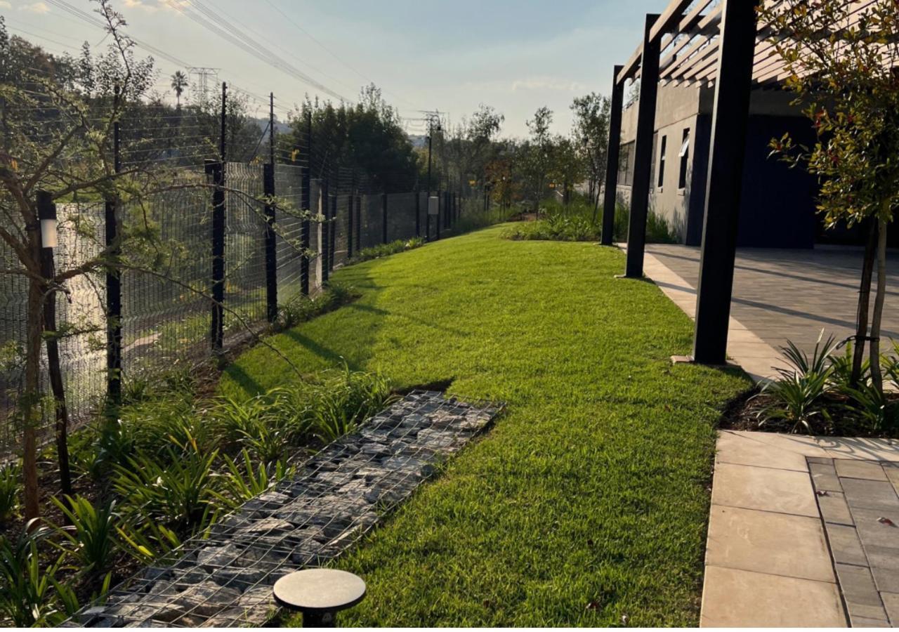 1 Bedroom In Sandton Apartment
