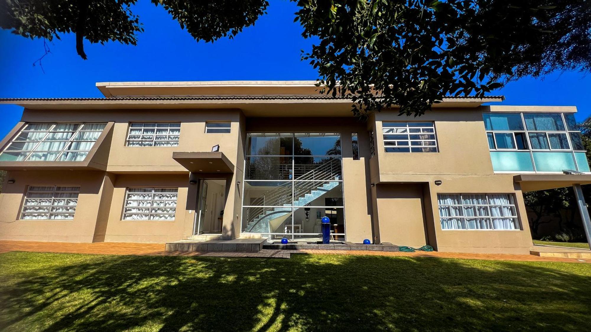 Sizanazo - In The Heart Of Northcliff Hill *