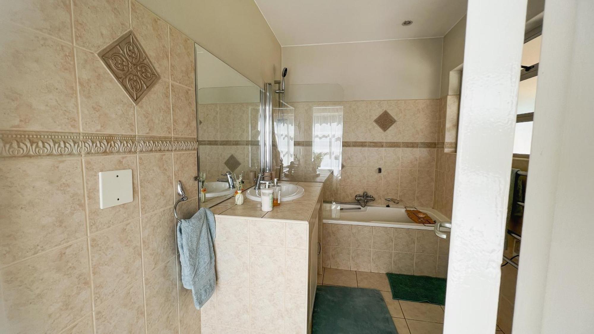 Sizanazo - In The Heart Of Northcliff Hill Homestay Johannesburg