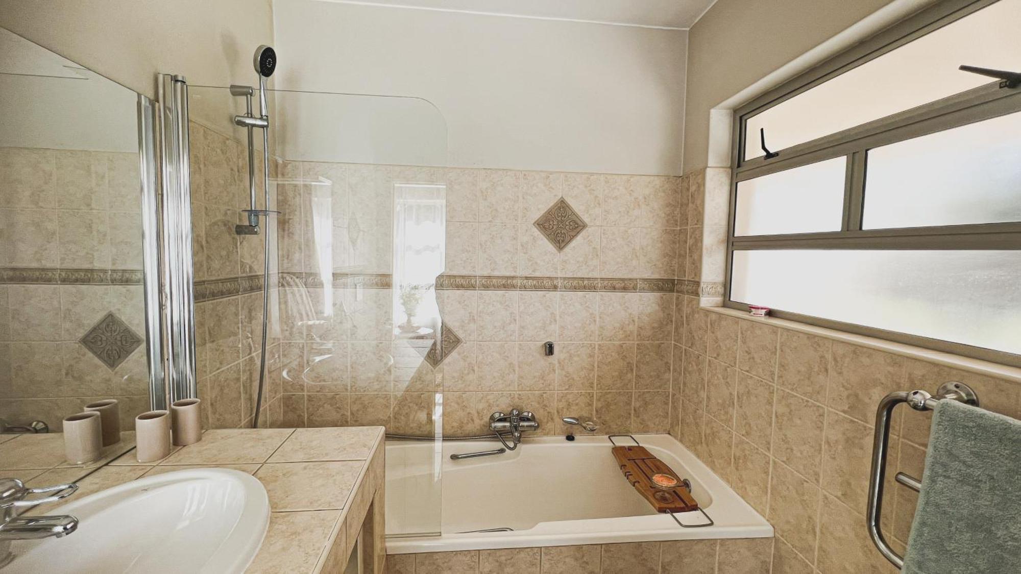 Sizanazo - In The Heart Of Northcliff Hill Homestay Johannesburg