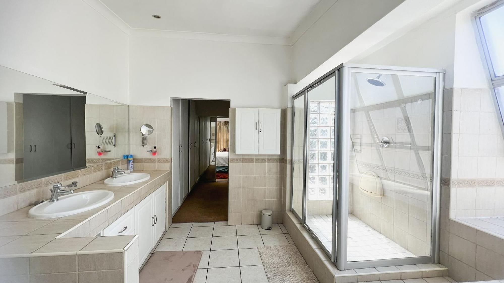 Homestay Sizanazo - In The Heart Of Northcliff Hill