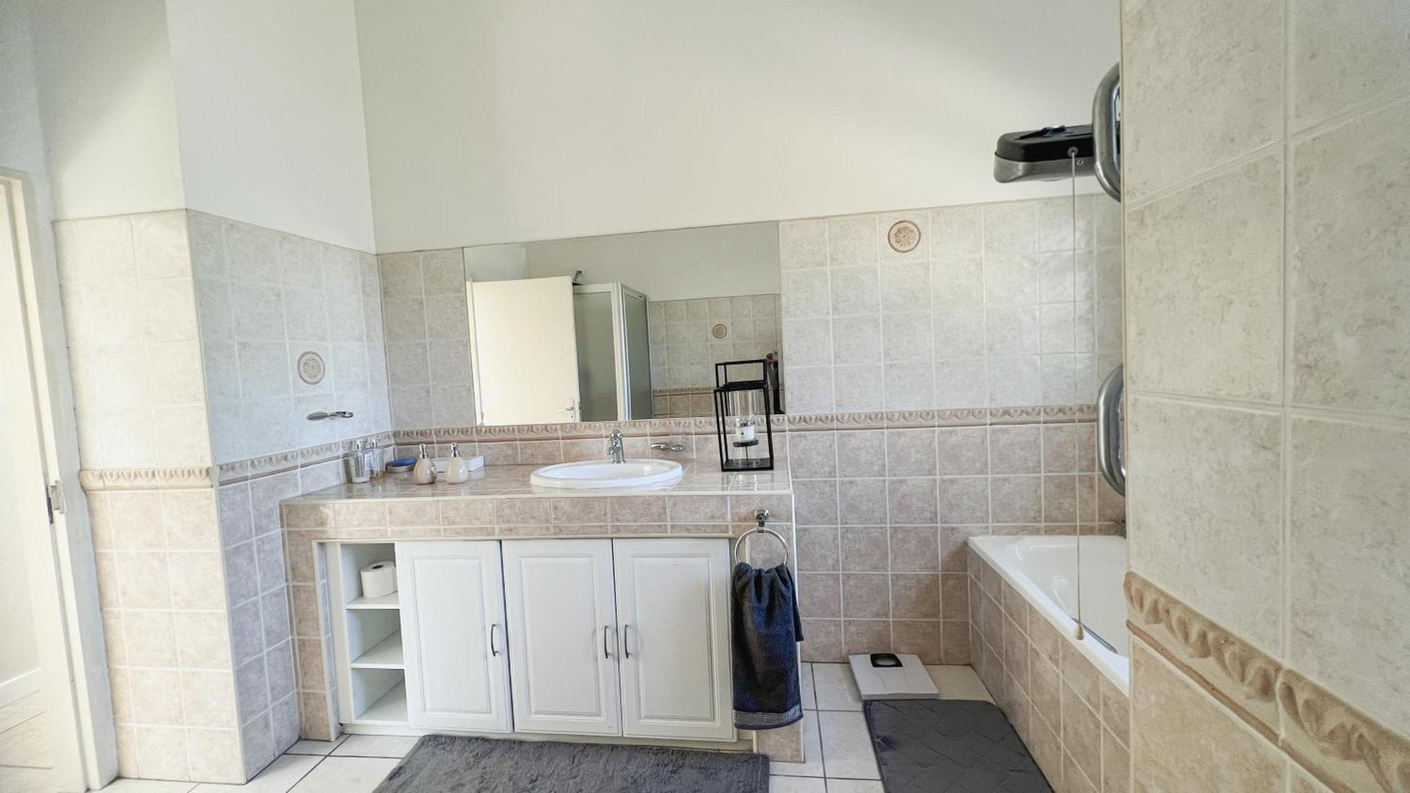 Homestay Sizanazo - In The Heart Of Northcliff Hill Johannesburg