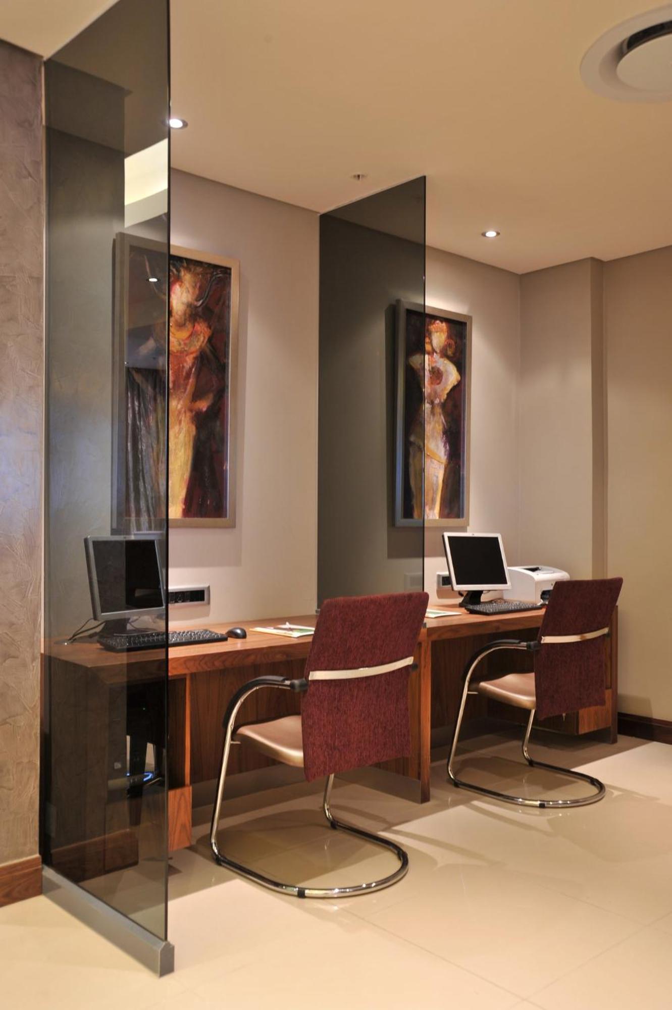 Hotel Johannesburg-rosebank By Ihg 4*