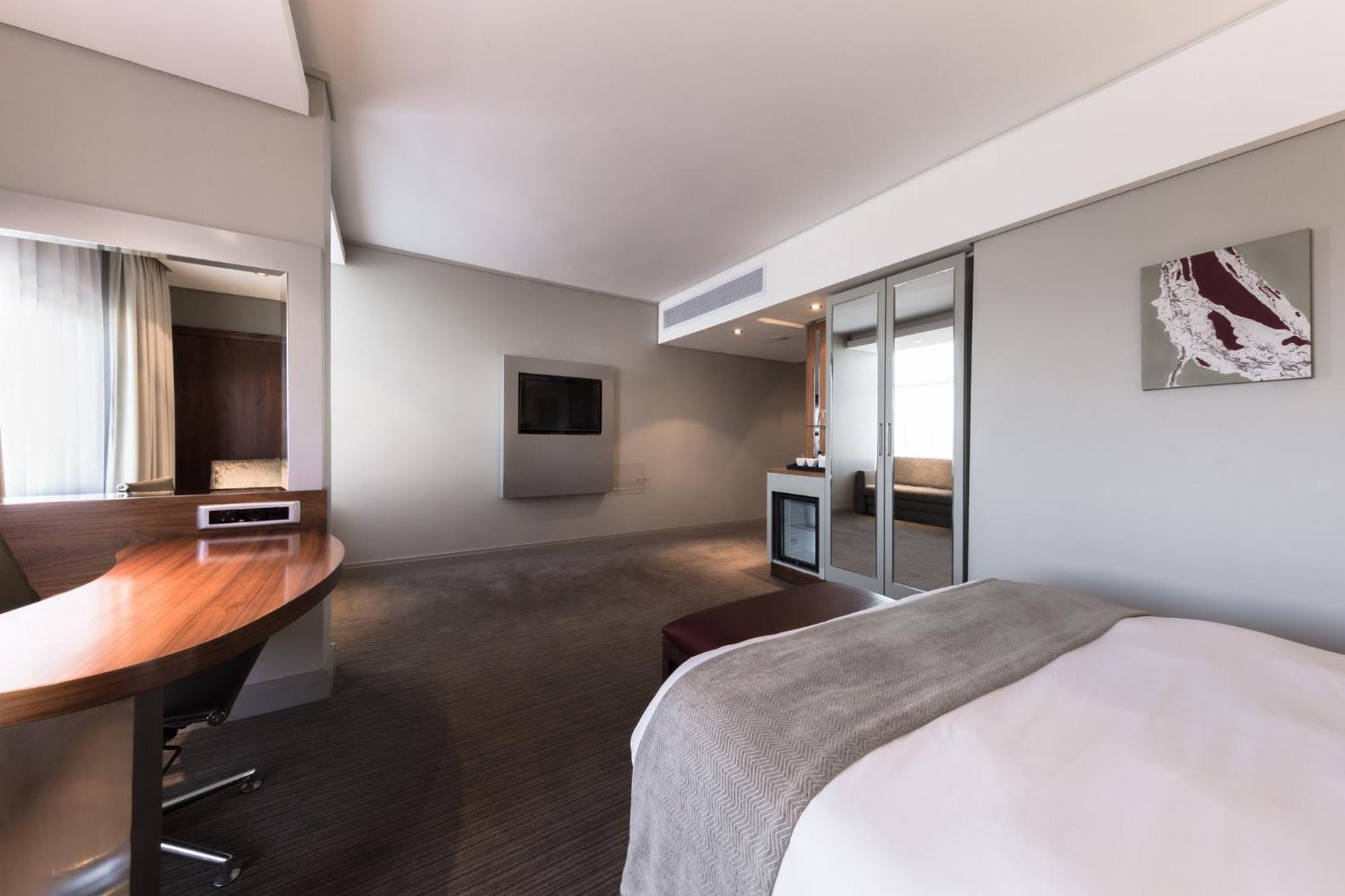 Johannesburg-rosebank By Ihg Hotel 4*