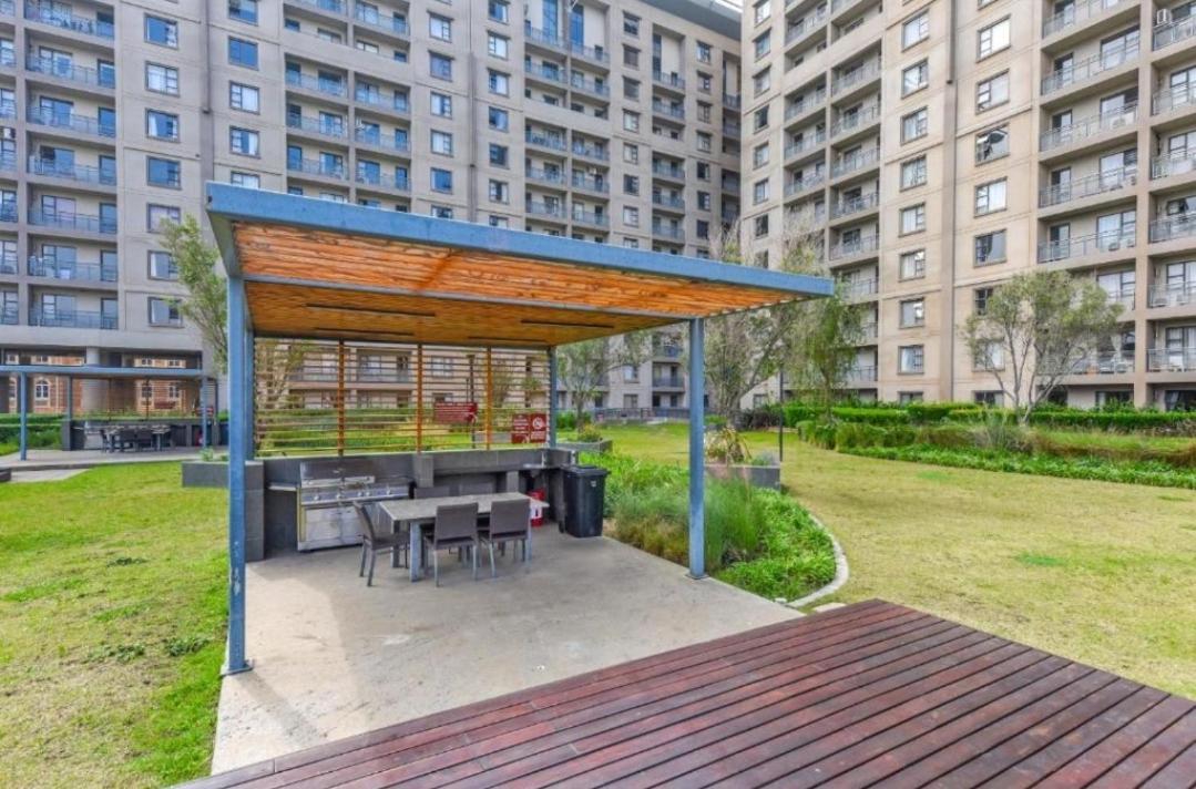 Apartment Westpoint Executive Suites, Sandton, *