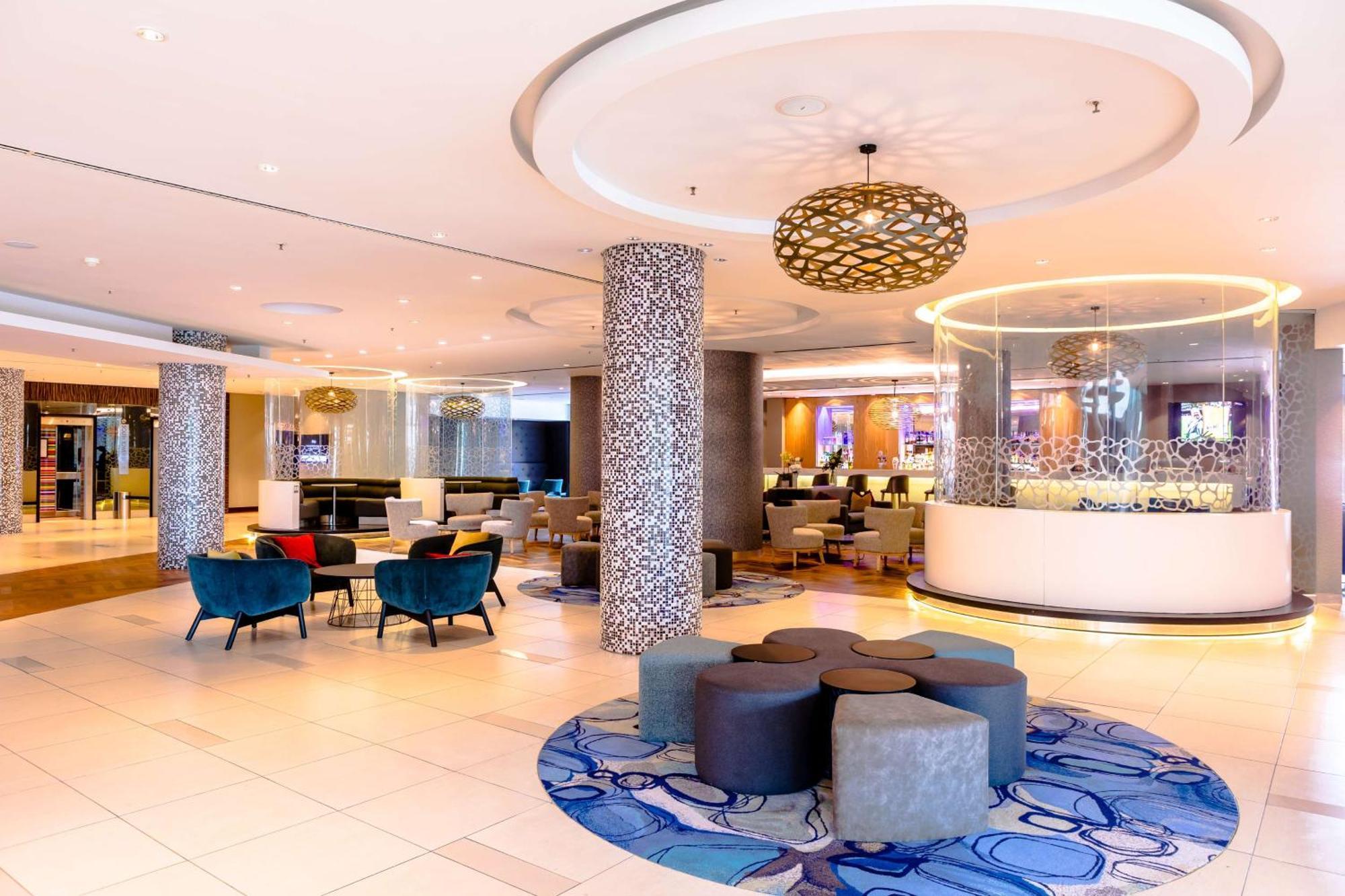 Southern Sun Rosebank, Hotel 4*