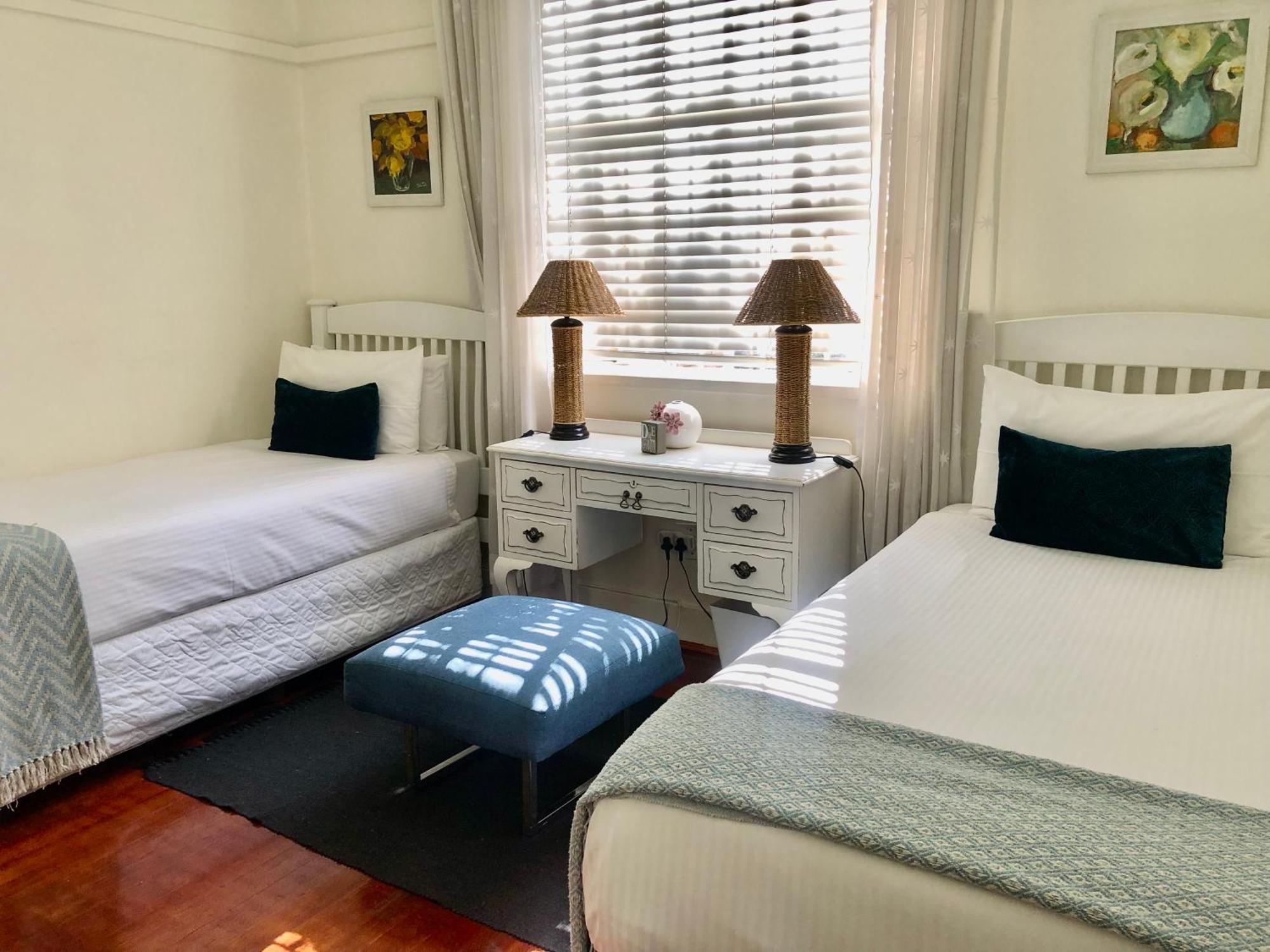 Charming 2 Bed In Rosebank's Trendy Art Mile. * Johannesburg