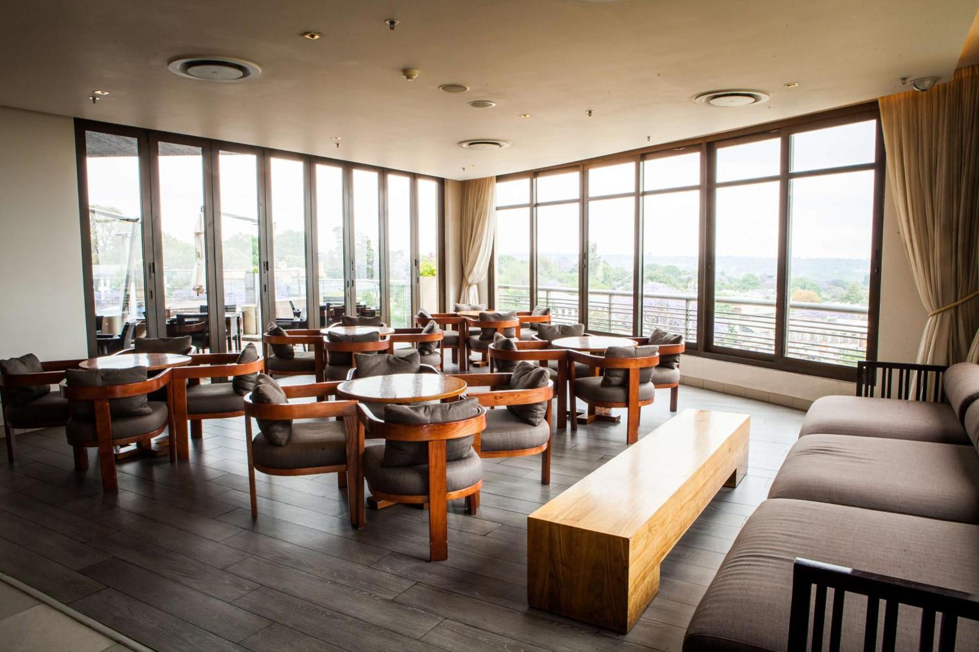 Southern Sun Hyde Park Sandton 4*