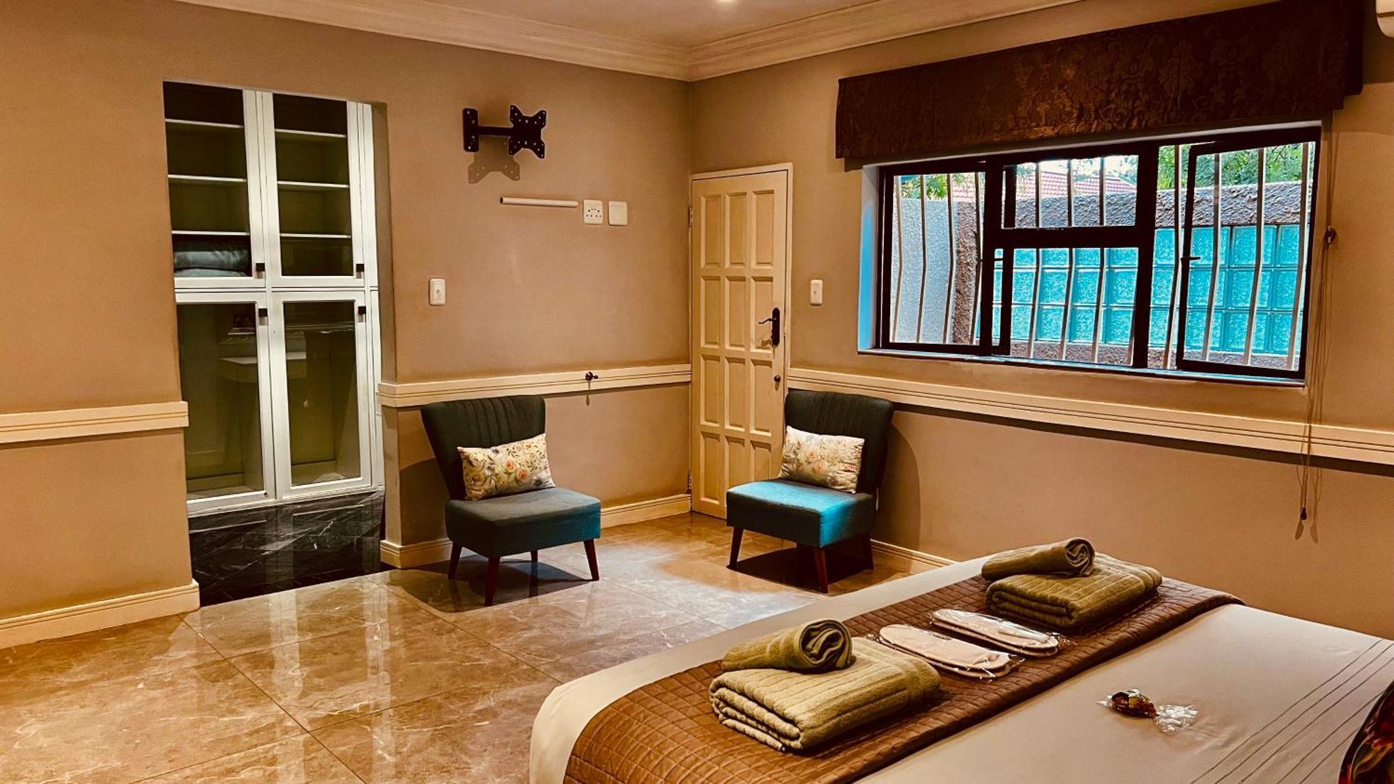 Guest house 27a On Angus 4*