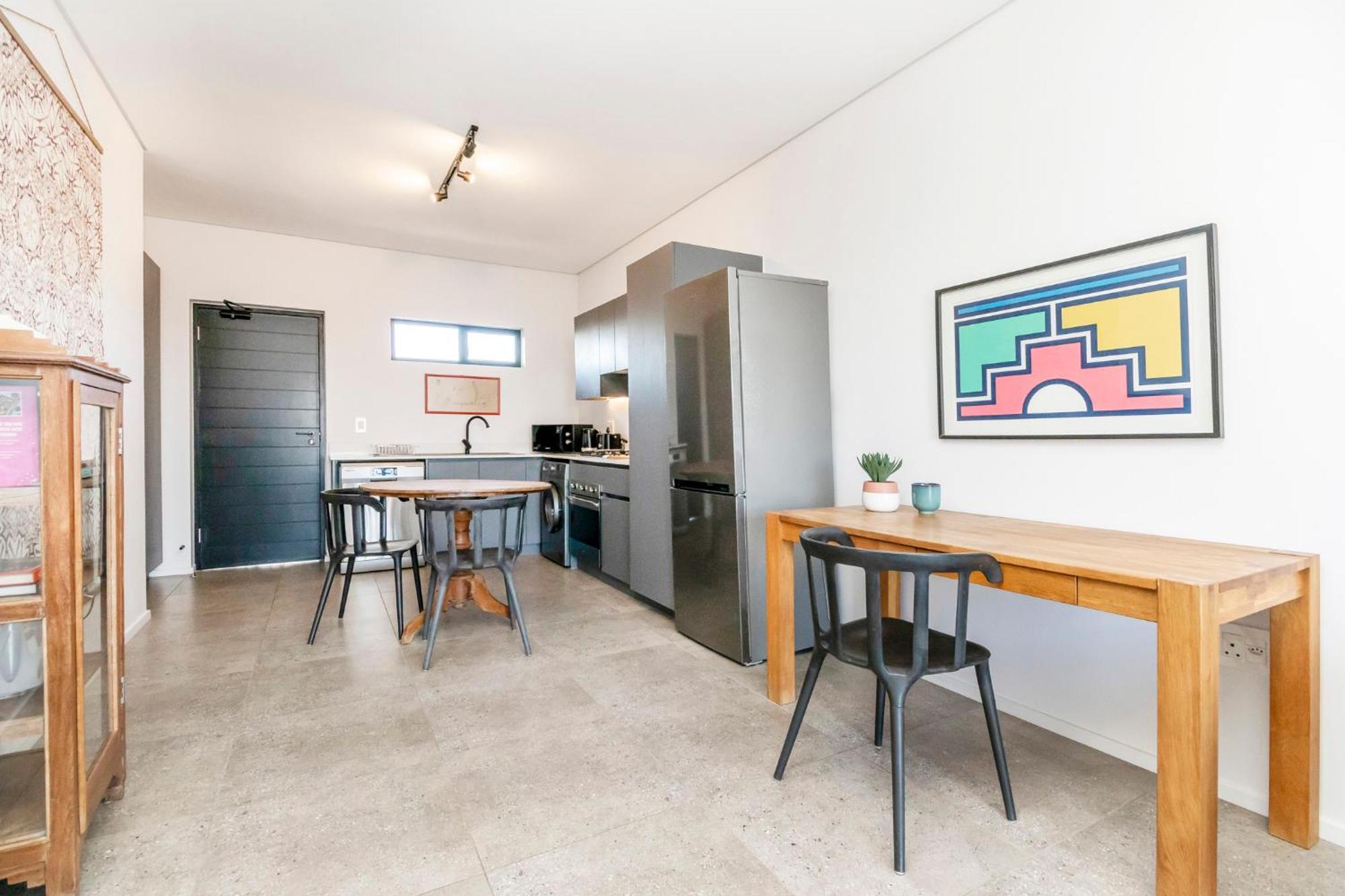 Hyde Park House Apartment *
