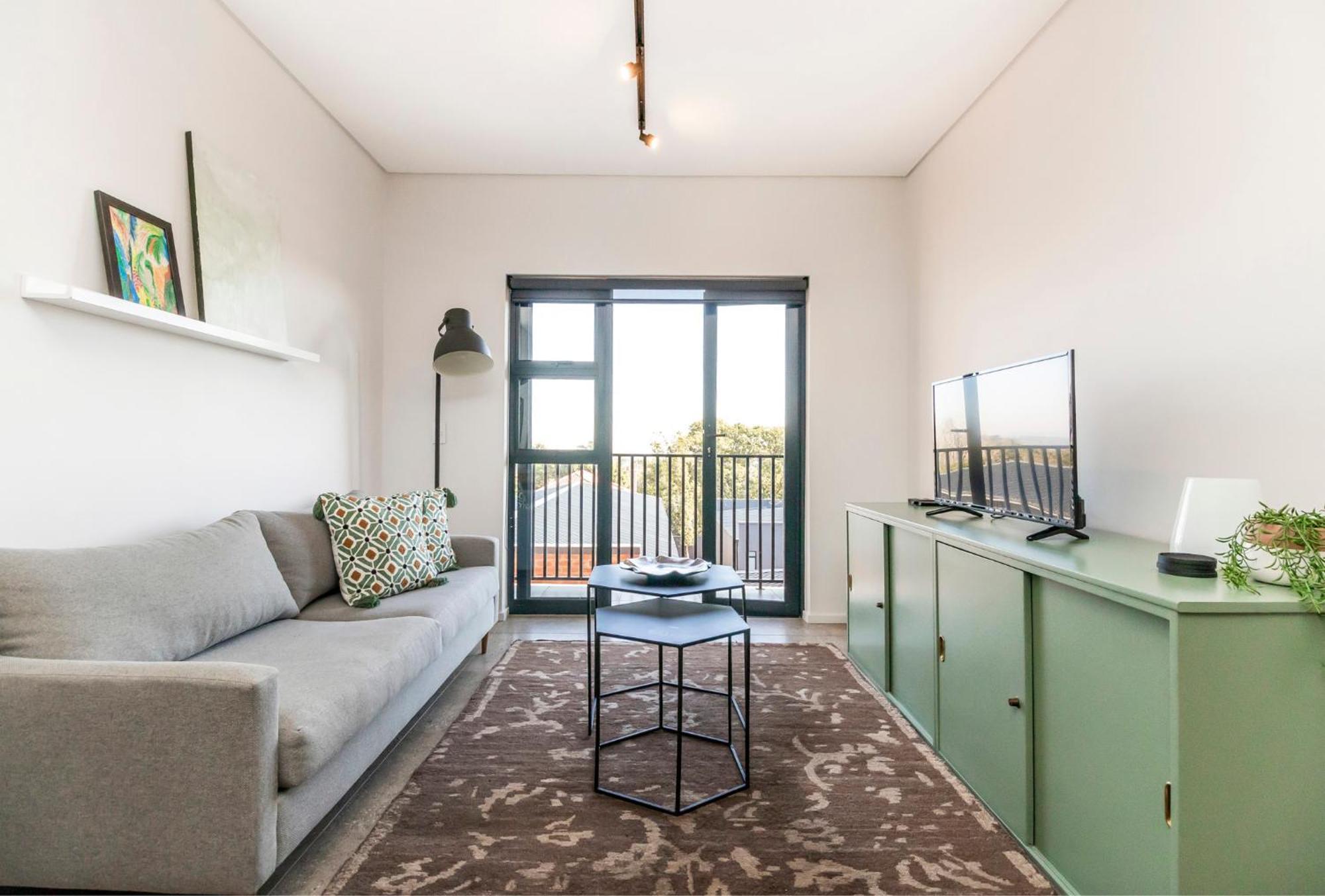 Hyde Park House Apartment *