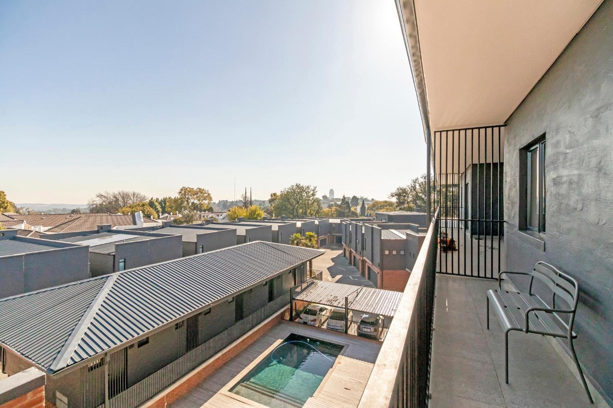 Hyde Park House Apartment *
