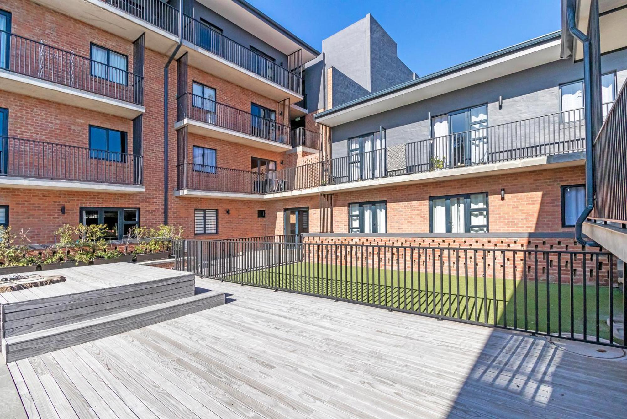 Hyde Park House Apartment