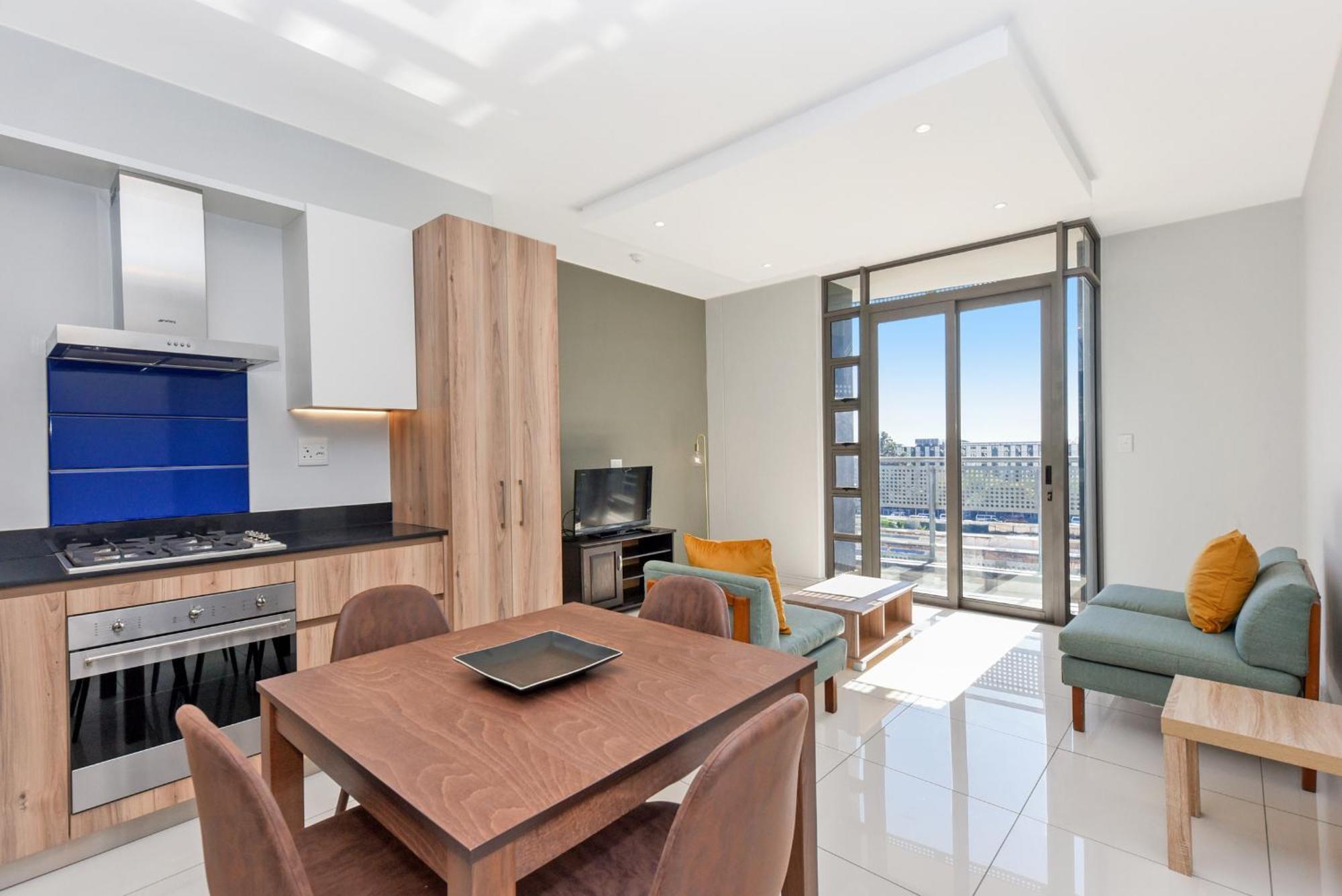 The Median Rosebank Luxury - Building With Generator