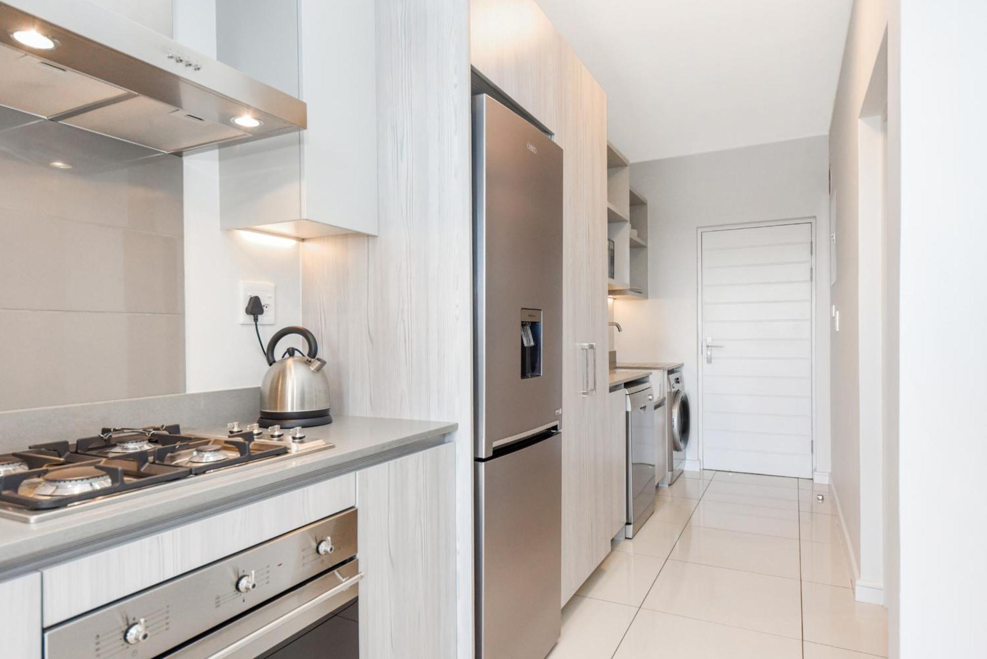 Apartment The Median Rosebank Luxury - Building With Generator *