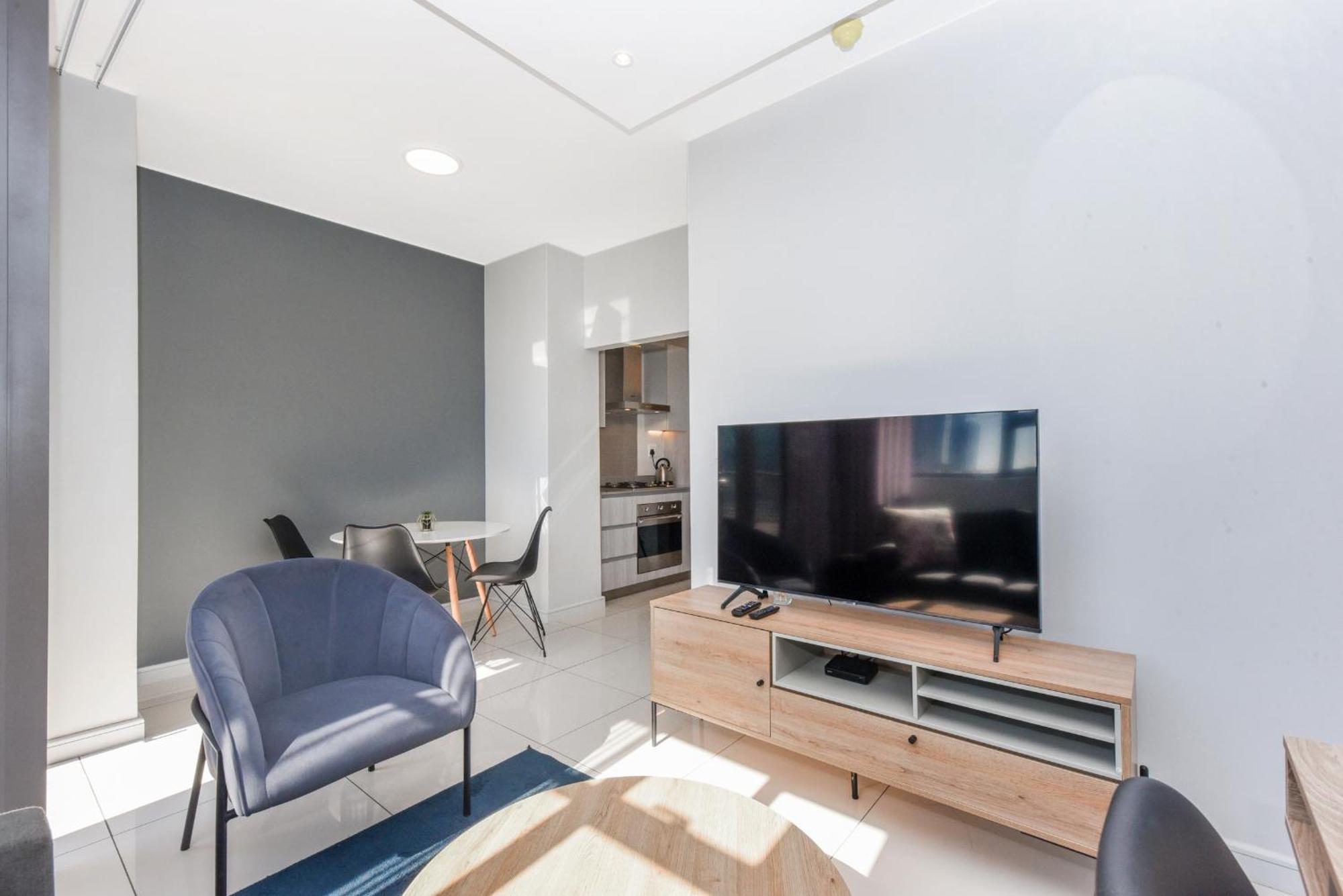 Apartment The Median Rosebank Luxury - Building With Generator