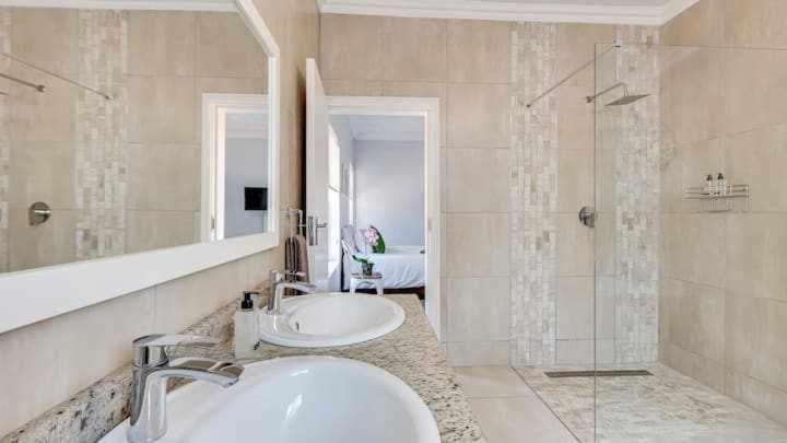 Căn hộ East Prestige