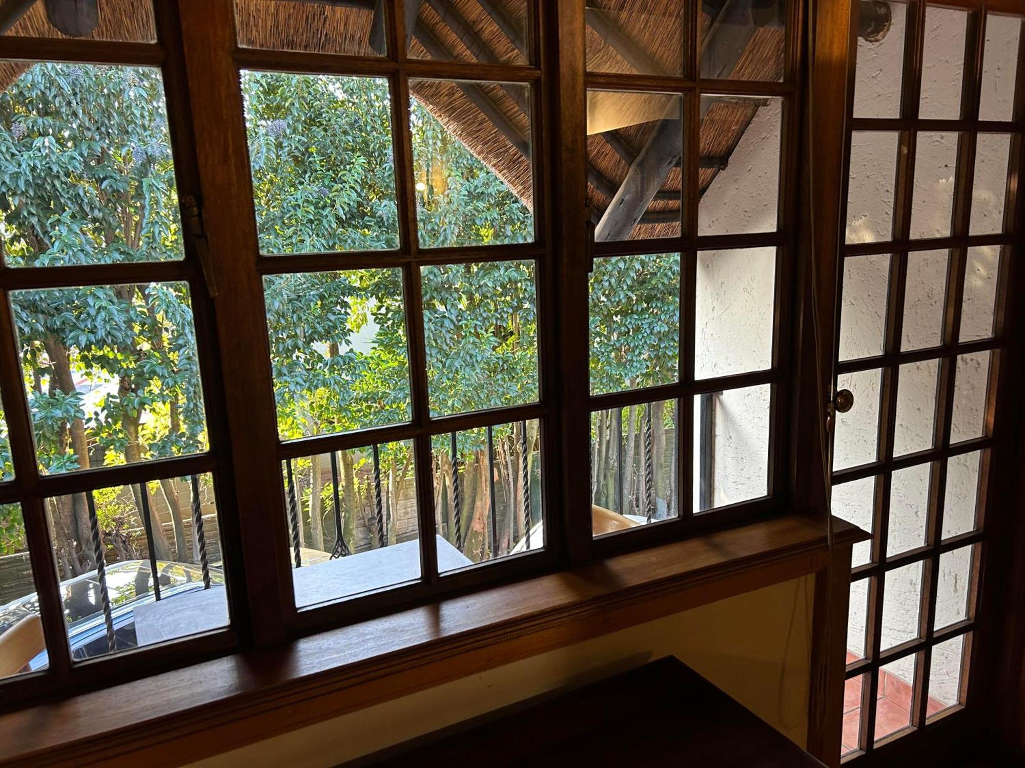 Lodge Cardoso Kitchen Bar & Johannesburg