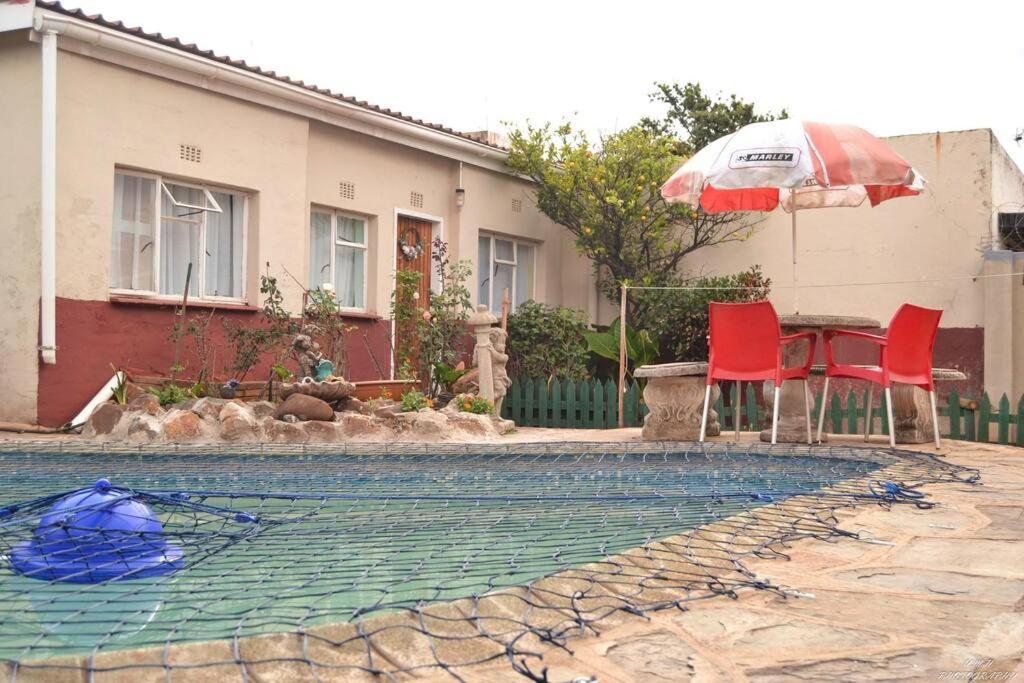 Sunflower 15min From Or Tambo Johannesburg