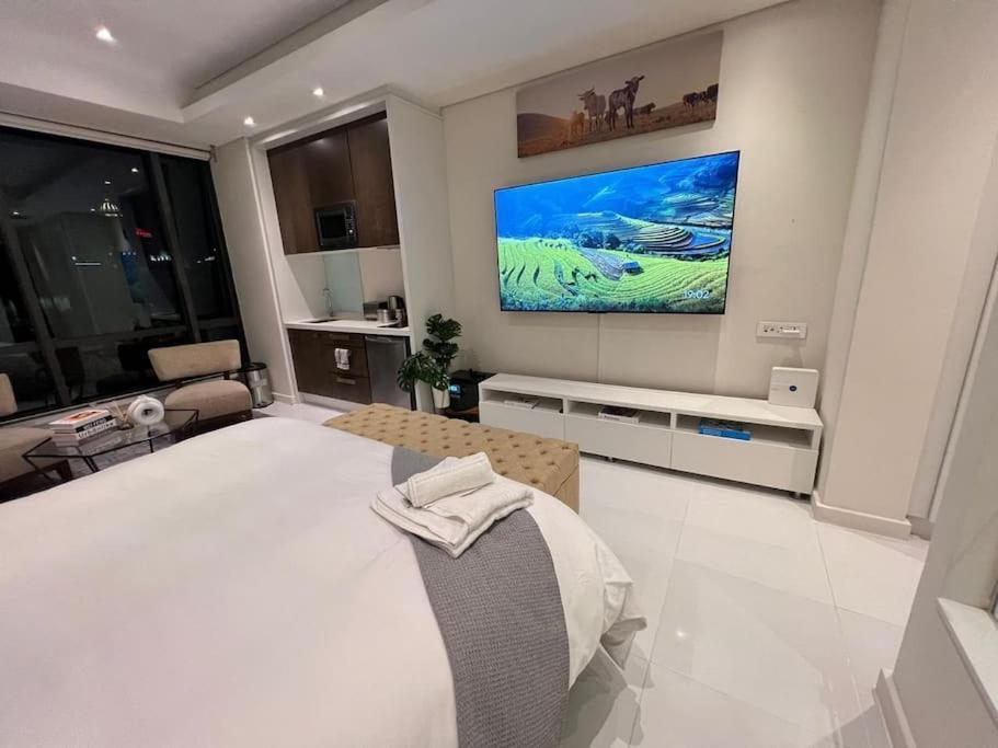 New Luxury Sandton Apartment