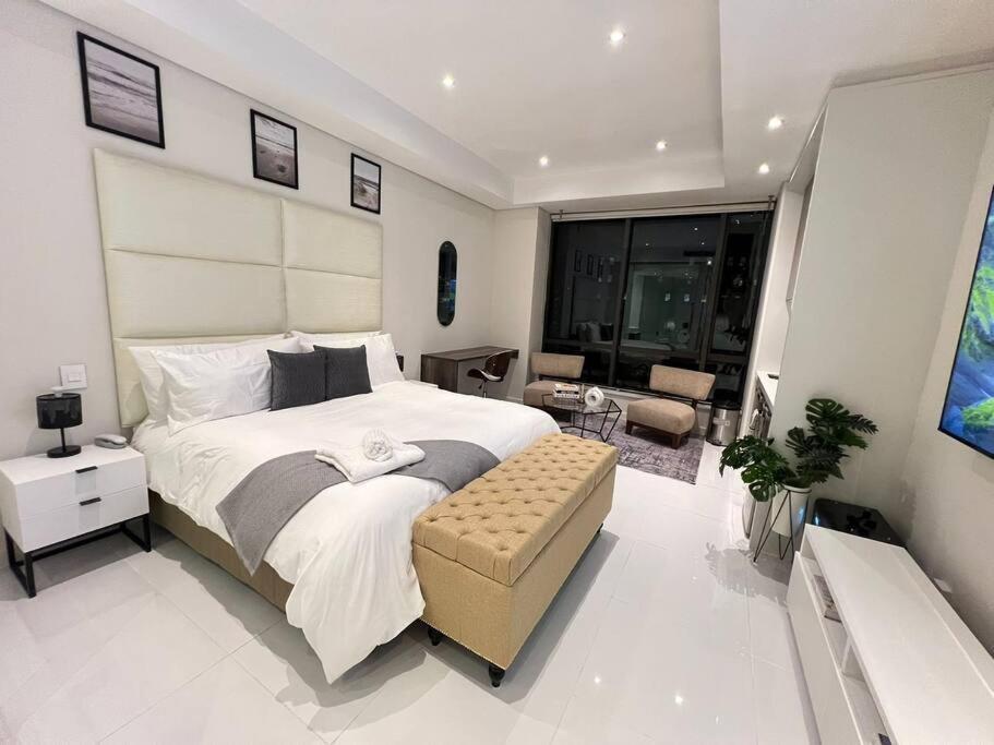 New Luxury Sandton Apartment