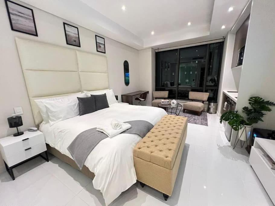New Luxury Sandton Apartment