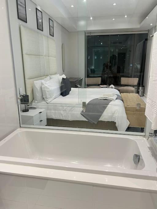 New Luxury Sandton * Johannesburg
