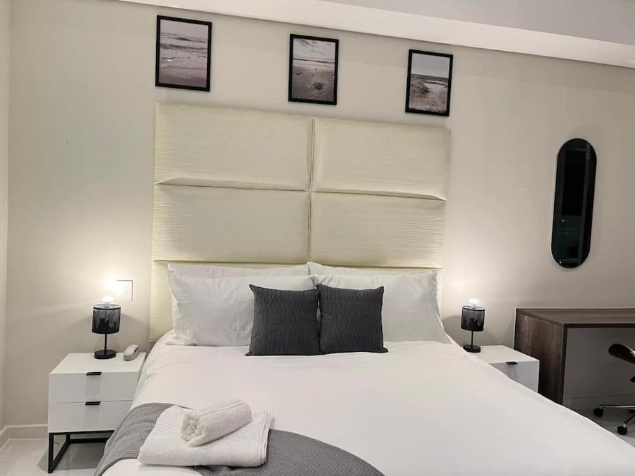 New Luxury Sandton Apartment *