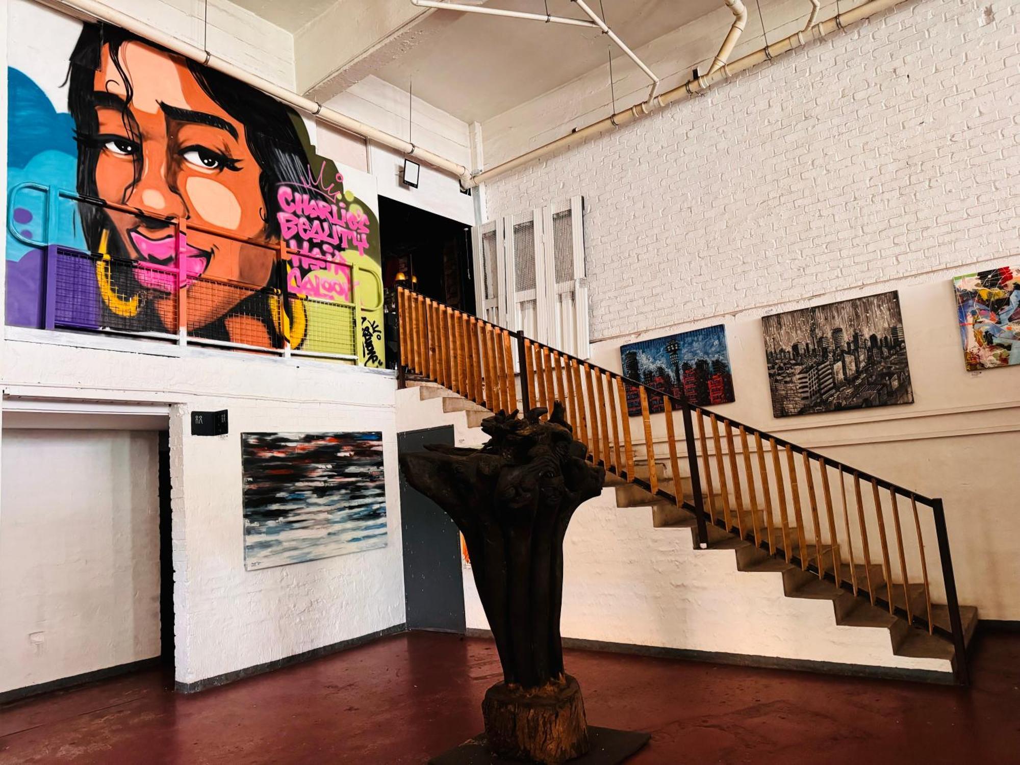 Uptown Oasis 2 Bedrooms , 2 Bathrooms In Maboneng With Unlimited Wifi Apartment *
