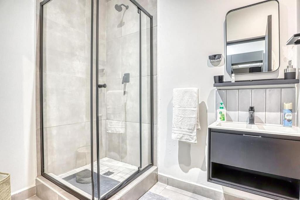 Apartment Sandton At Black Brick Johannesburg