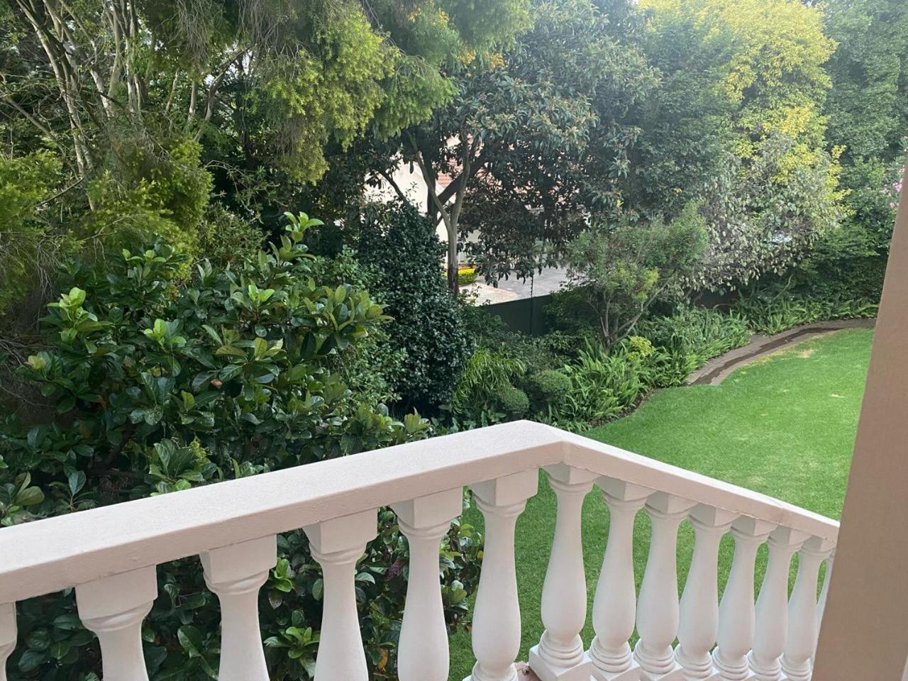 Bed & Breakfast Villa54, Sandton *