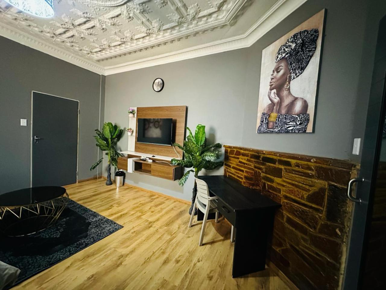 6 The Curve Unit 28 Johannesburg