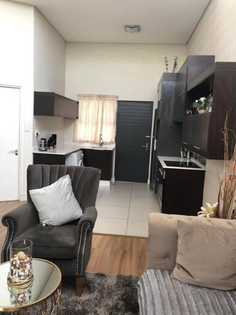Lovely Exquisite 1 Bedroom Unit In Rivonia Sandton * Johannesburg