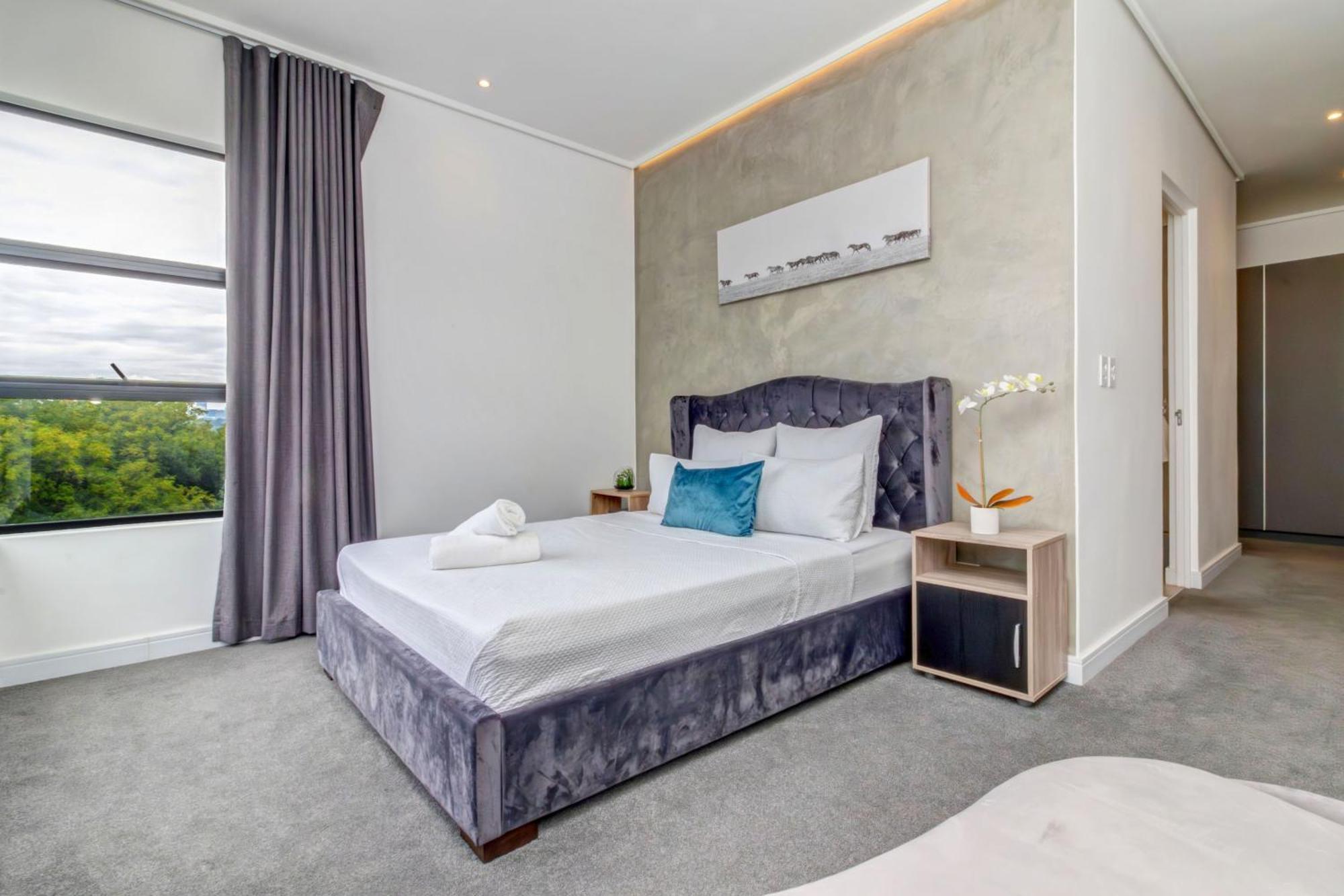 Apartamento Luxurious & Peaceful Sandton 3-bed - Backup Power Joanesburgo