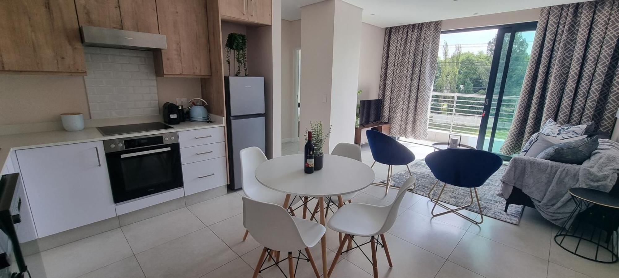 Partial Back Up Power: Modern 2 Bedroom Apartamento Joanesburgo