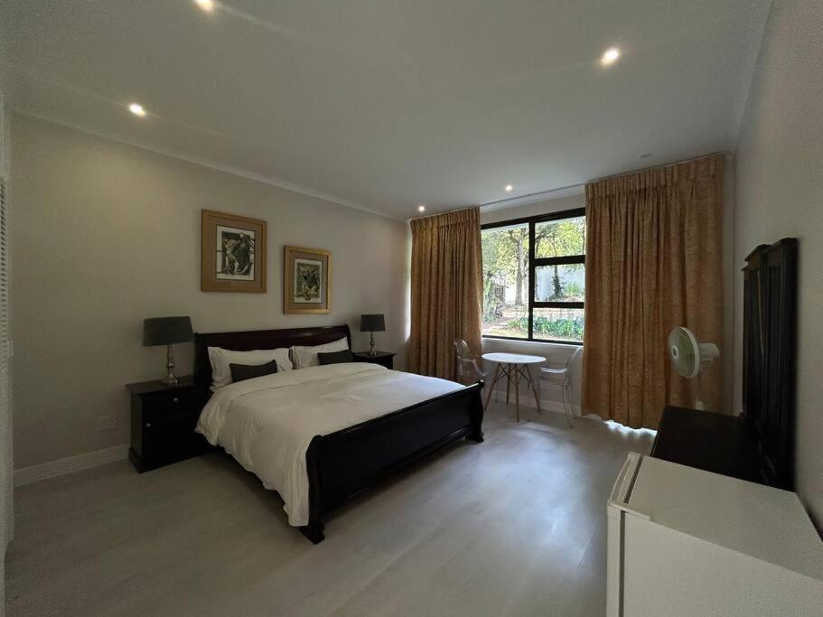 Casa de férias Bespoke Luxury Sandton *