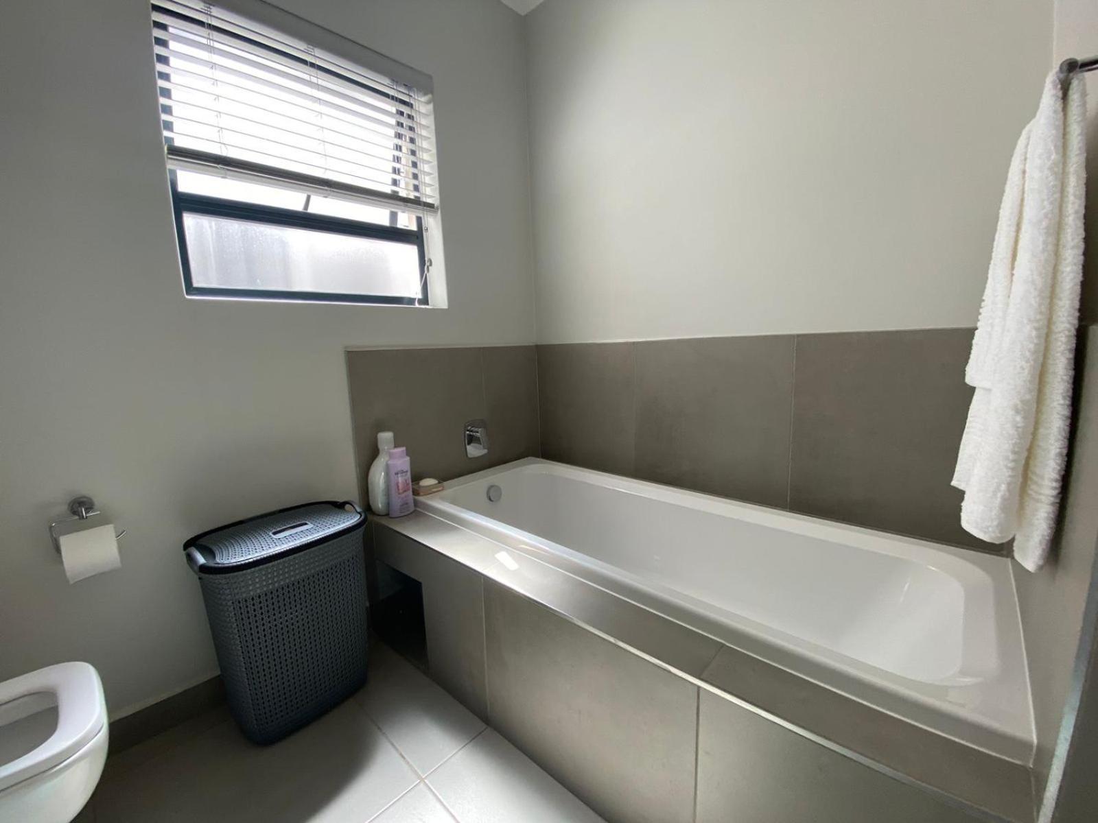 Apartment Beautiful 2 Bed, 2 Baths Johannesburg