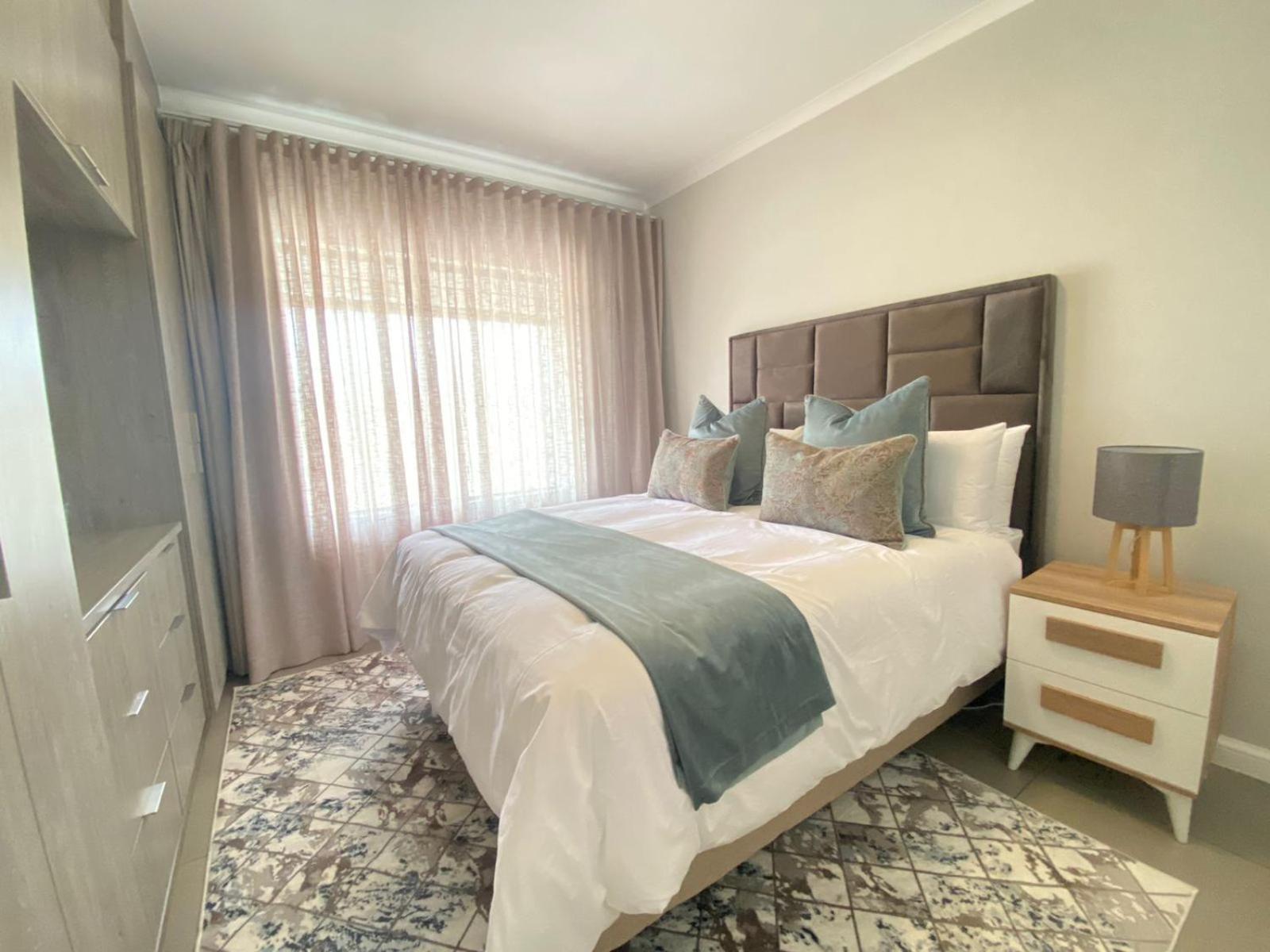 Beautiful 2 Bed, 2 Baths *