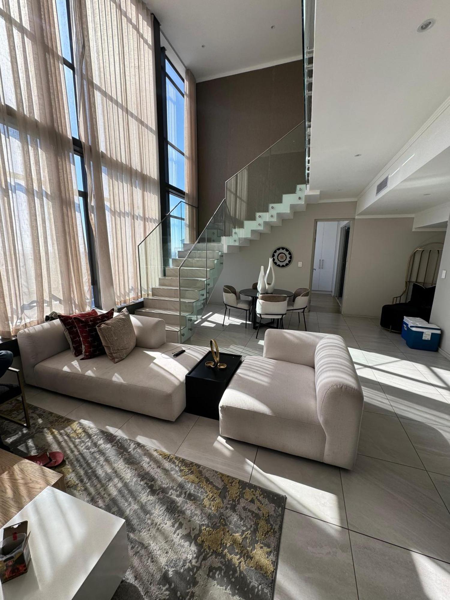 Blue Sky Apartment *