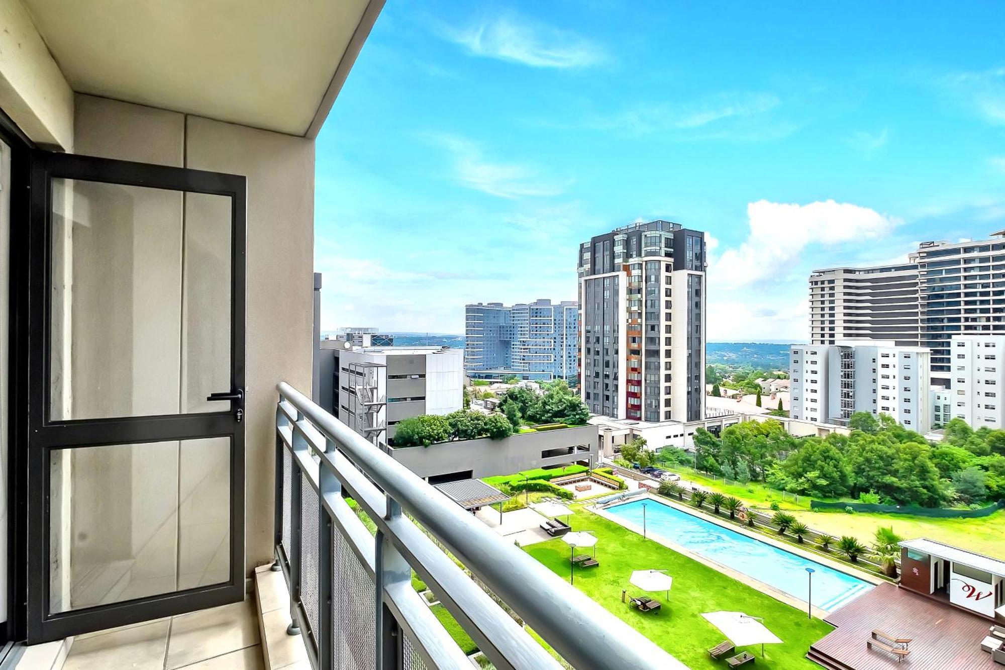 Sandton Lux, 2 Bedroom & 2 Ensuite, No Load Shedding