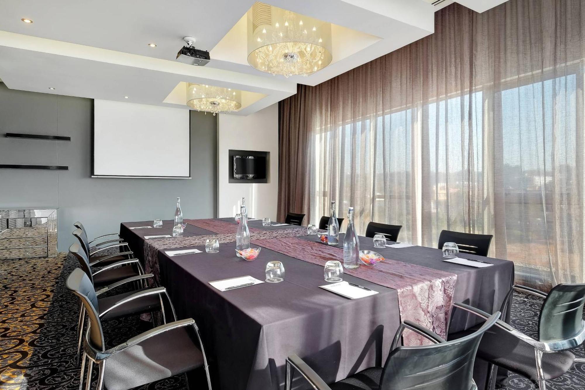 Protea Fire & Ice! By Marriott Melrose Arch 4* Johannesburg