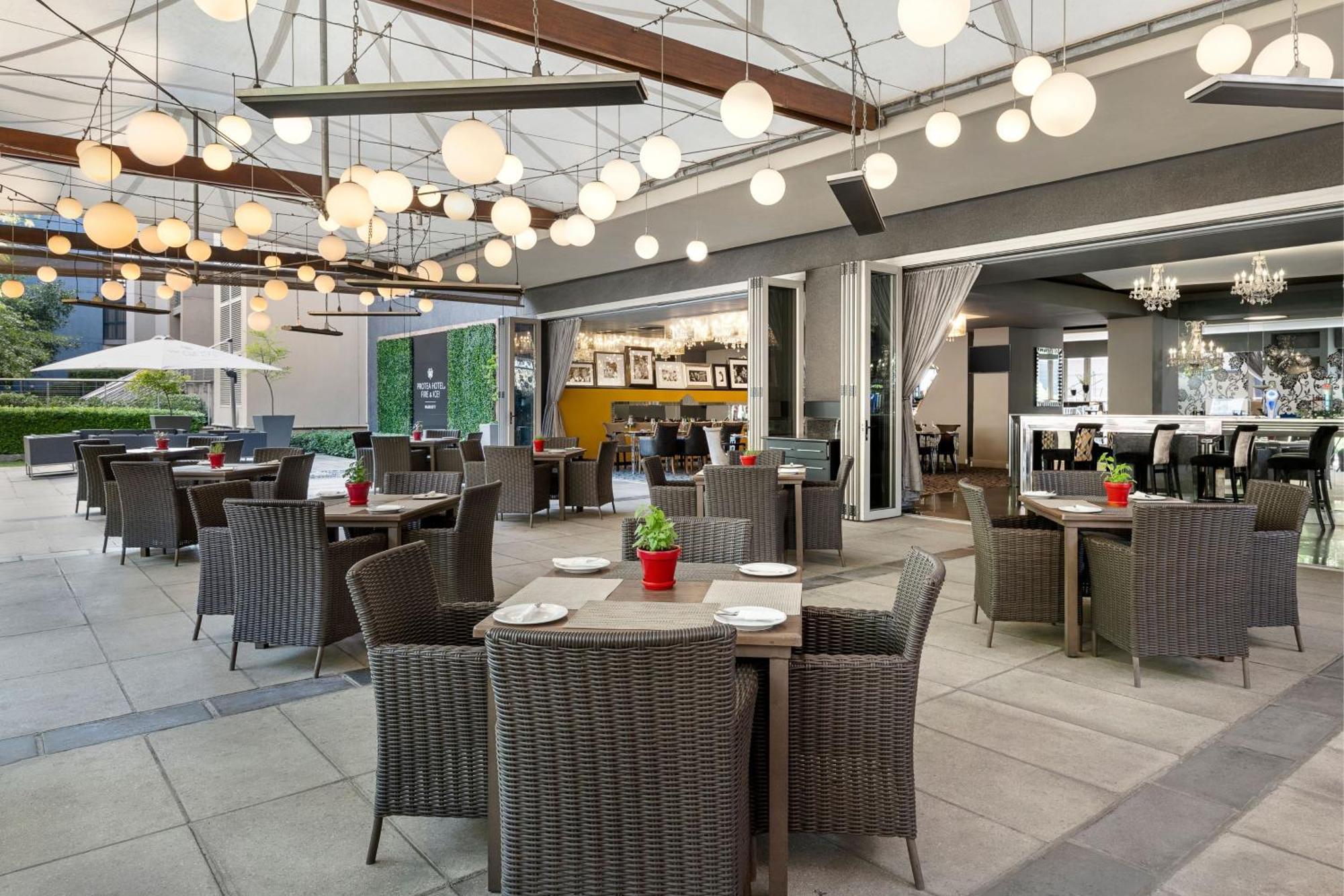 Khách sạn Protea Fire & Ice! By Marriott Melrose Arch Johannesburg